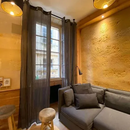 Gambetta Apartment